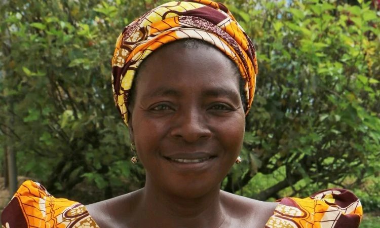 Interceda pela família de Tabitha Bot, que viveu para encorajar outras viúvas na Nigéria